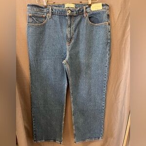 NWT Abercrombie high rise 90s relaxed jean size 18 short